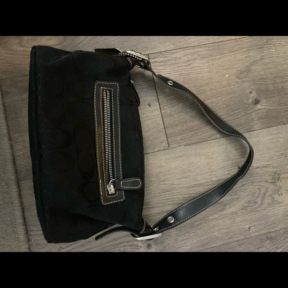 Coach - Picture 3 of 4